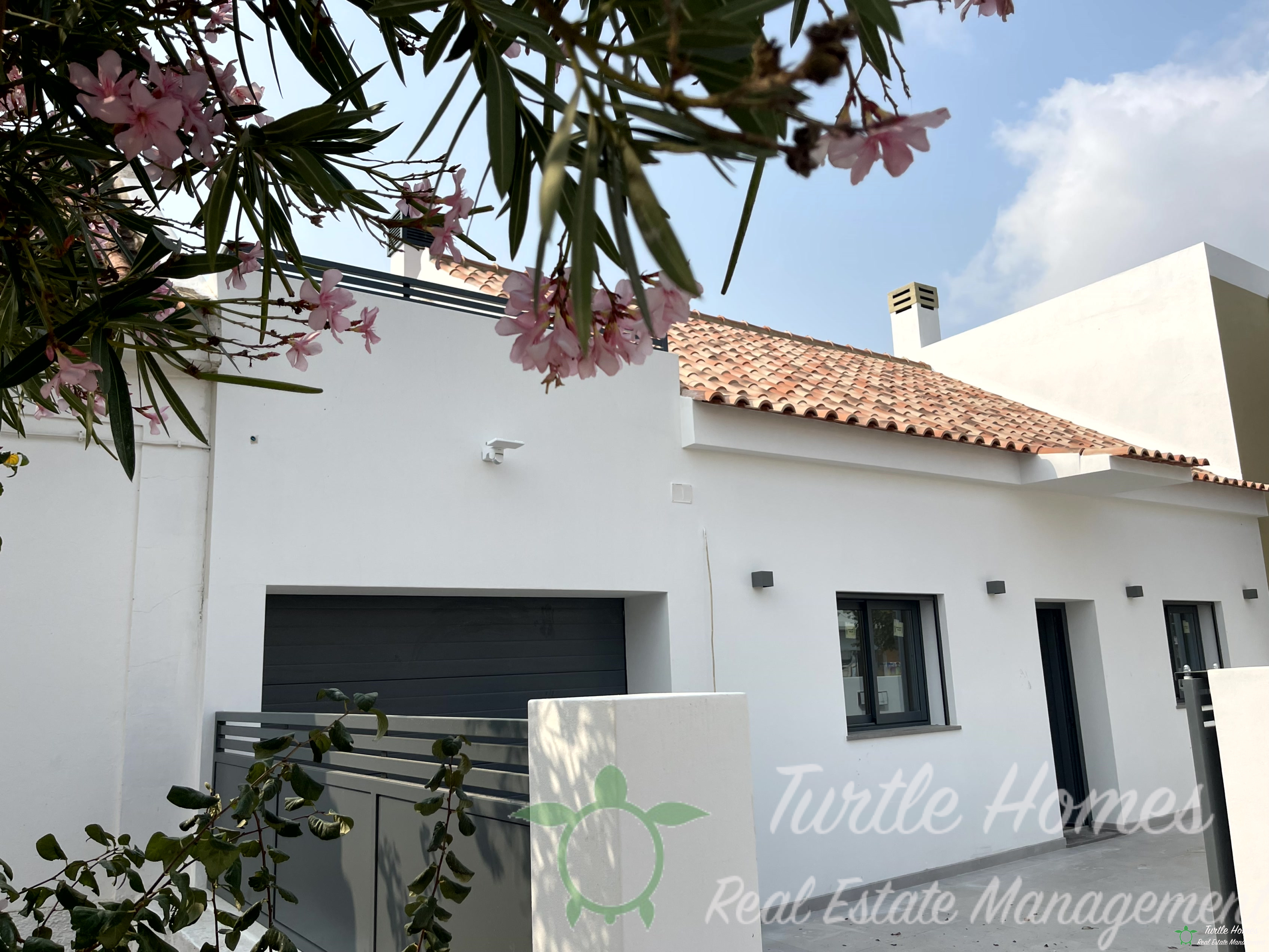 TH2023283, Fully renovated townhouse 